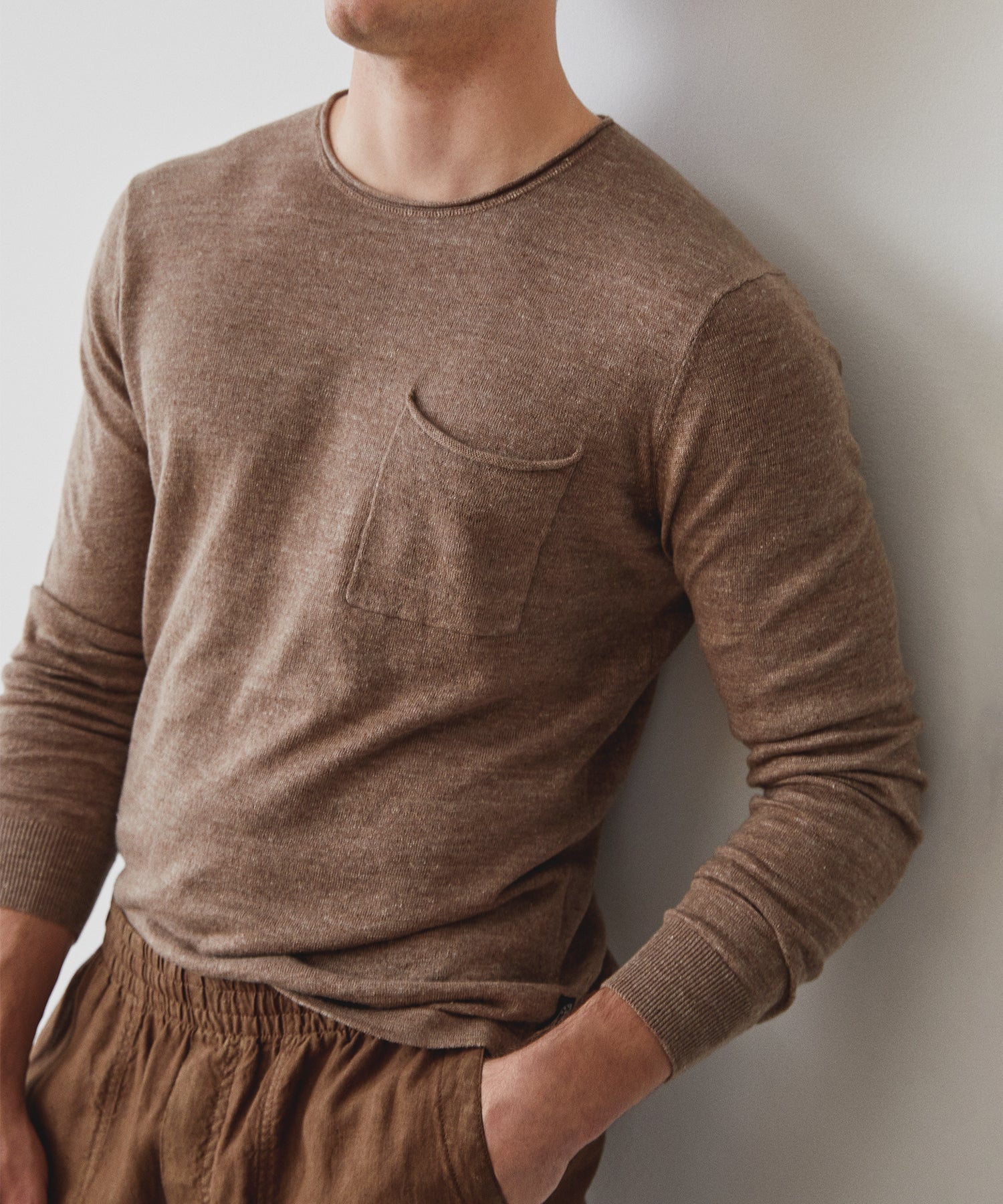 Men's Seaside Linen Blend Long Sleeve Pocket Crew made with Organic Cotton